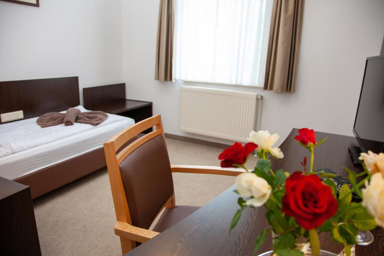 Seehotel Zum Loewen Strasen Kültér fotó